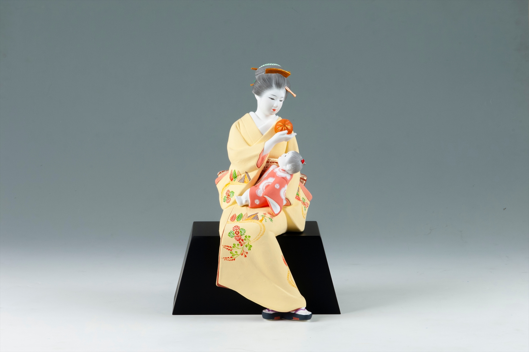 博多人形の魅力を紐解く：伝統工芸が語る美と技の結晶 | （公式）物品