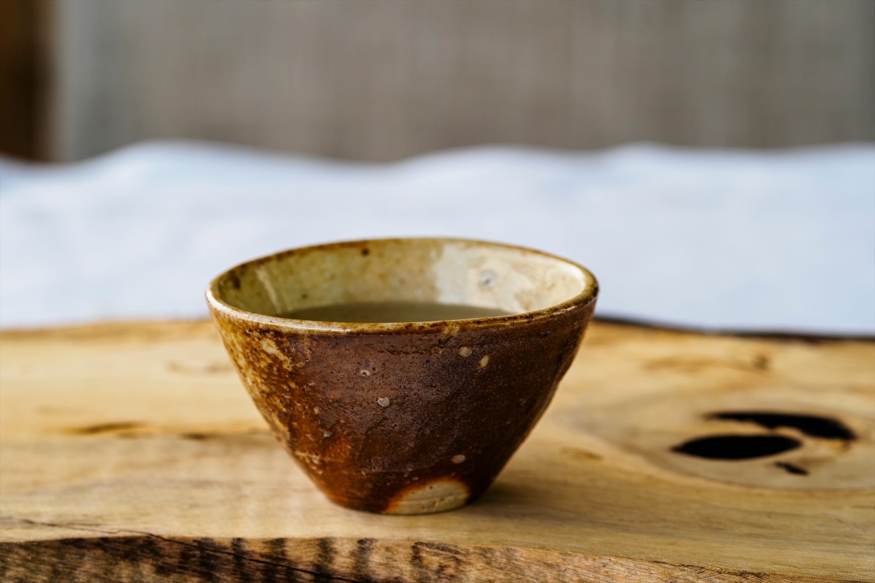 信楽焼の歴史と特徴：日本六古窯が育んだ土と炎の芸術 | （公式）物品